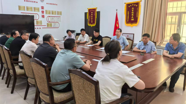 2026年6月8日，嘉峪关市律师协会召开专题会议，深入学习贯彻甘肃省第八次律师代表大会精神，结合全市律师行业实际，对全市律师行业学习贯彻、落地落实会议精神作出安排部署、提出明确要求。在嘉市律师行业党委委员、市律师协会领导班子成员，全市各律师事务所主要负责人及市律协秘书处工作人员参会。
