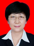 秦英英，女，汉族，1970年10月生，本科学历，中共党员。现任甘肃省律师行业党委委员、甘肃省律师协会秘书长。