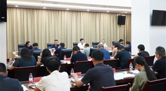 7月22日，甘肃省司法厅党委召开（扩大）会议，传达学习习近平总书记重要讲话重要指示精神，传达学习中央有关会议、文件精神，研究部署贯彻落实工作。厅党委书记、厅长谢又生主持会议。